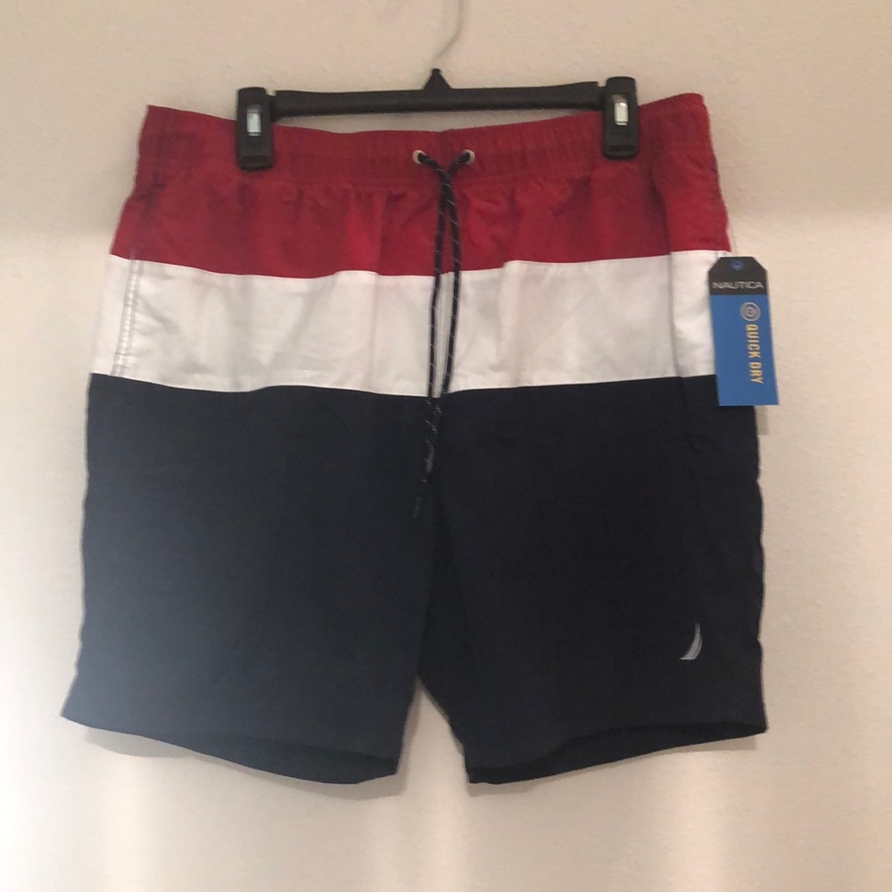 NWT Nautica side pockets quick dry